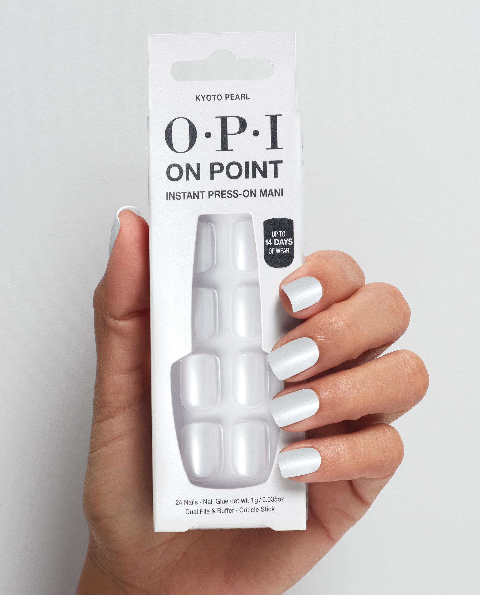 Kyoto Pearl On Point White Press-on Nails Hand & Product