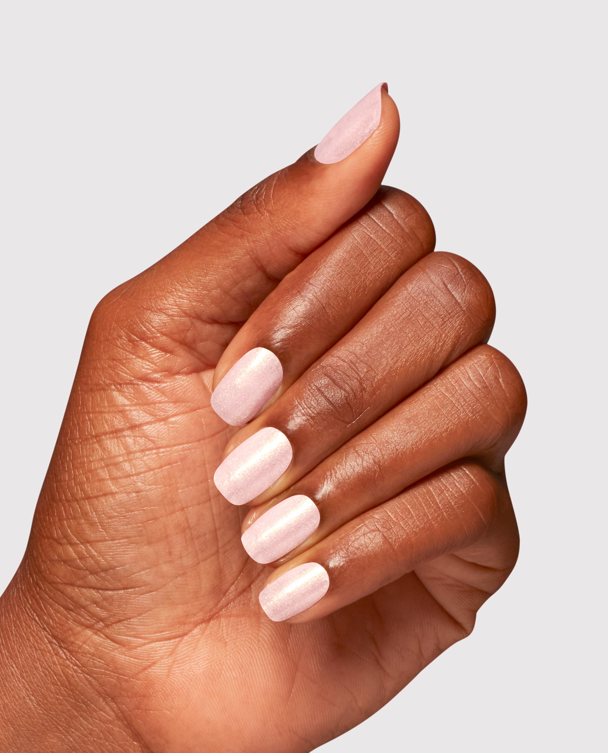 Reoccurin' Gleam Dipping Powder Mani
