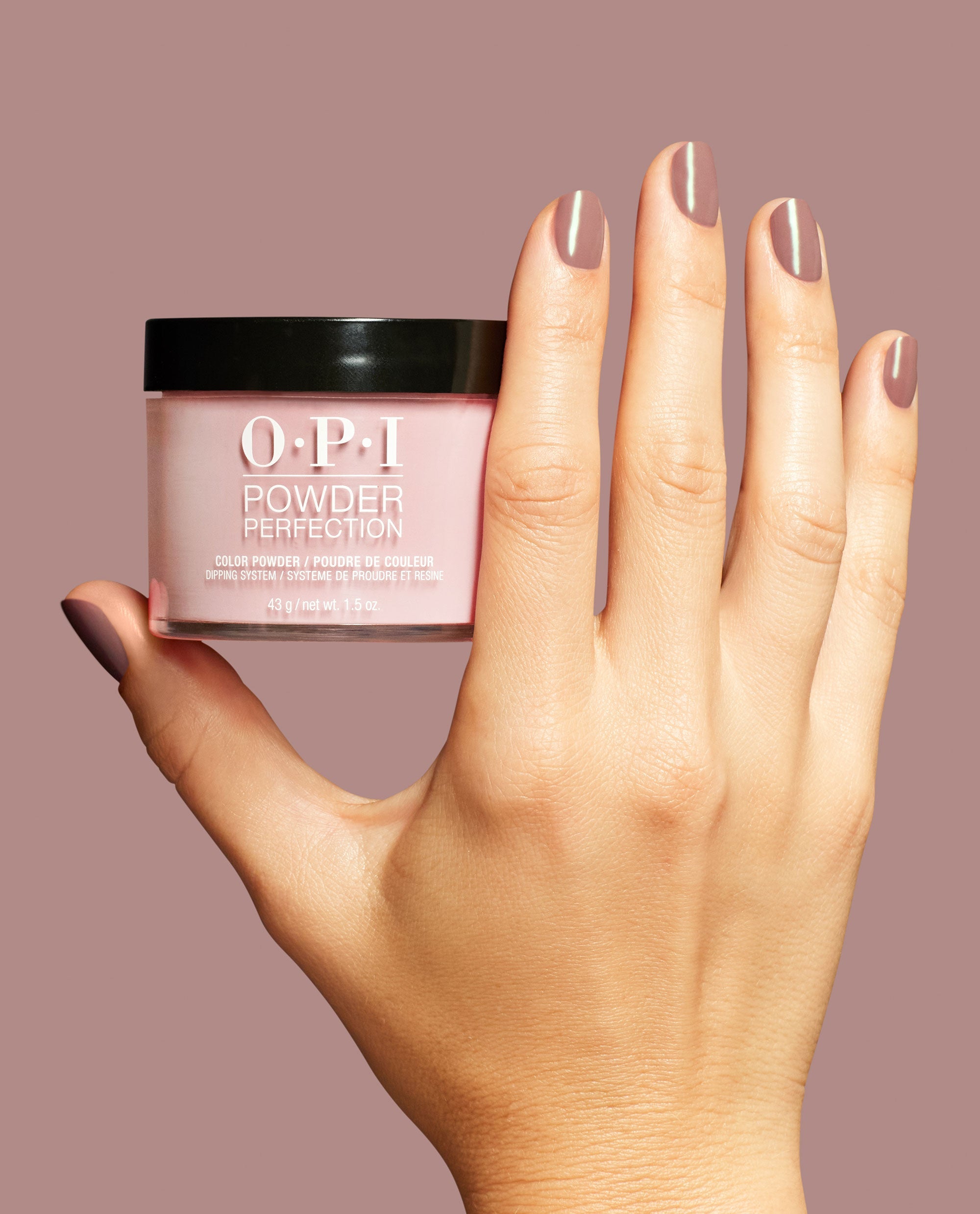 You Don’t Know Suzi Mocha Brown Nail Dip Powder| OPI Hand and Product